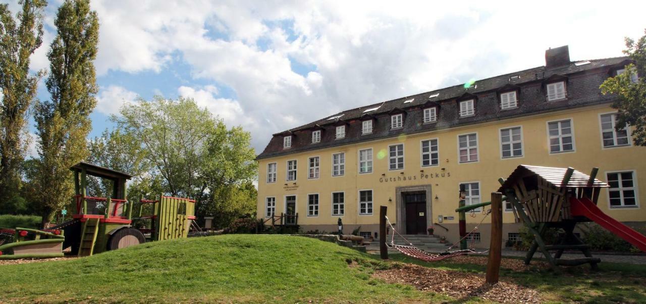 Familien- Und Freizeithotel Gutshaus Petkus 외부 사진